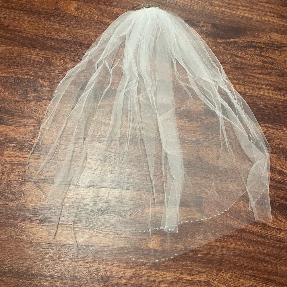 Tulle wedding veil with glass and crystal beads